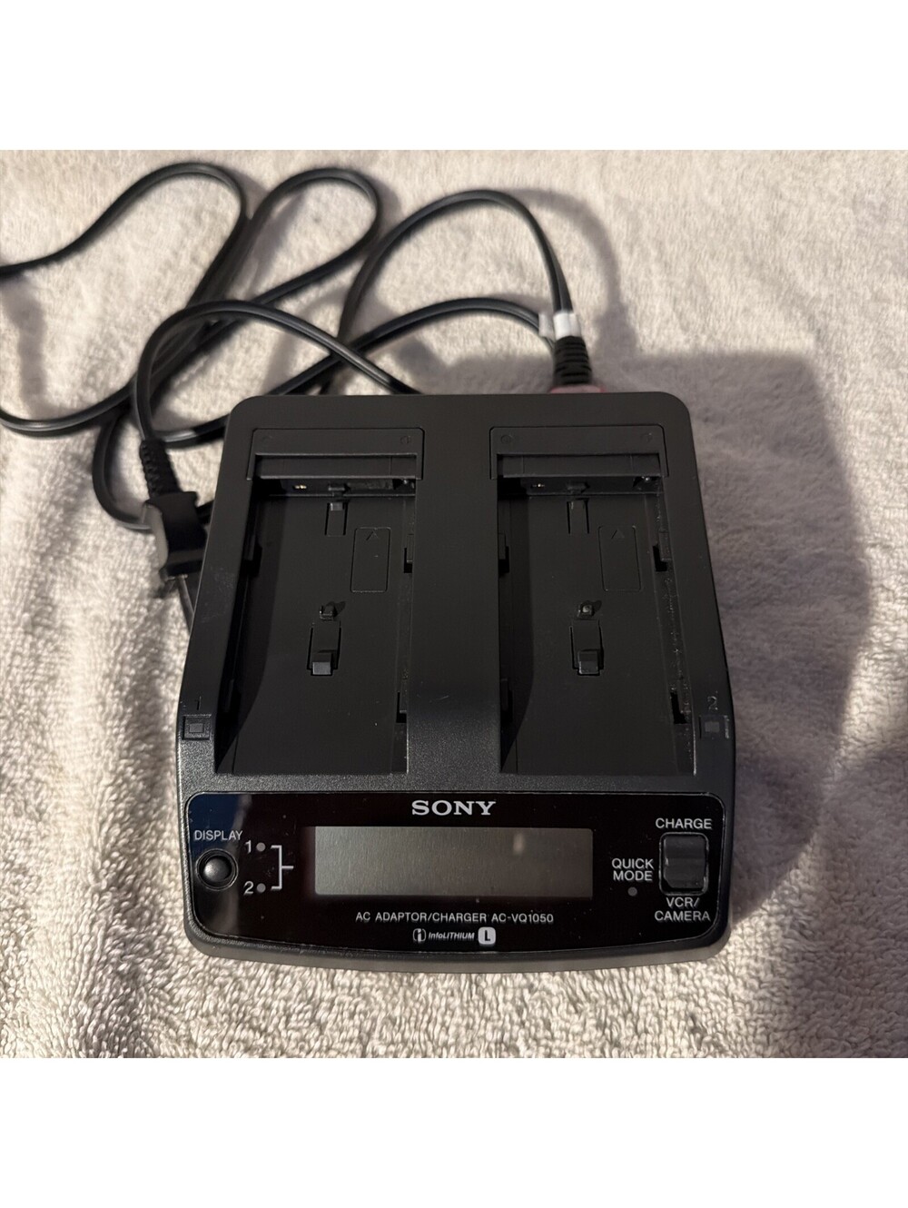 Genuine Sony Dual Battery Charger Model:- AC-VQ1050 w/ Power Cord Works
